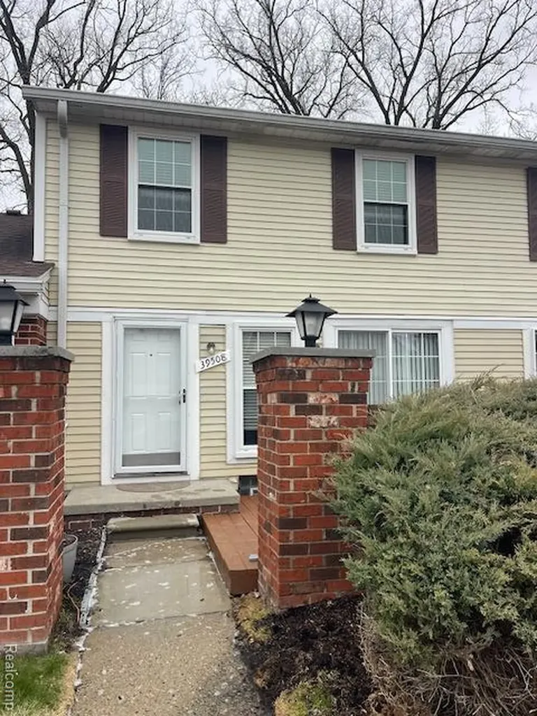 39508 Old Dominion Drive Clinton Charter Township MI 48038
