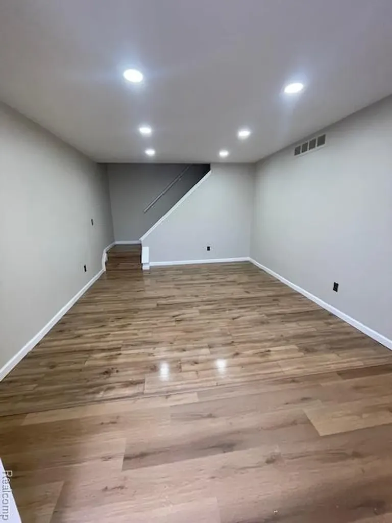 39508 Old Dominion Drive Clinton Charter Township MI 48038