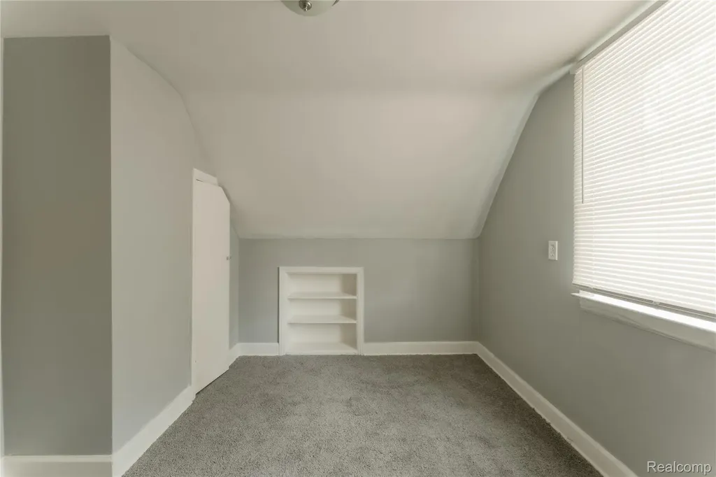 20644 Elkhart Street Harper Woods City MI 48225