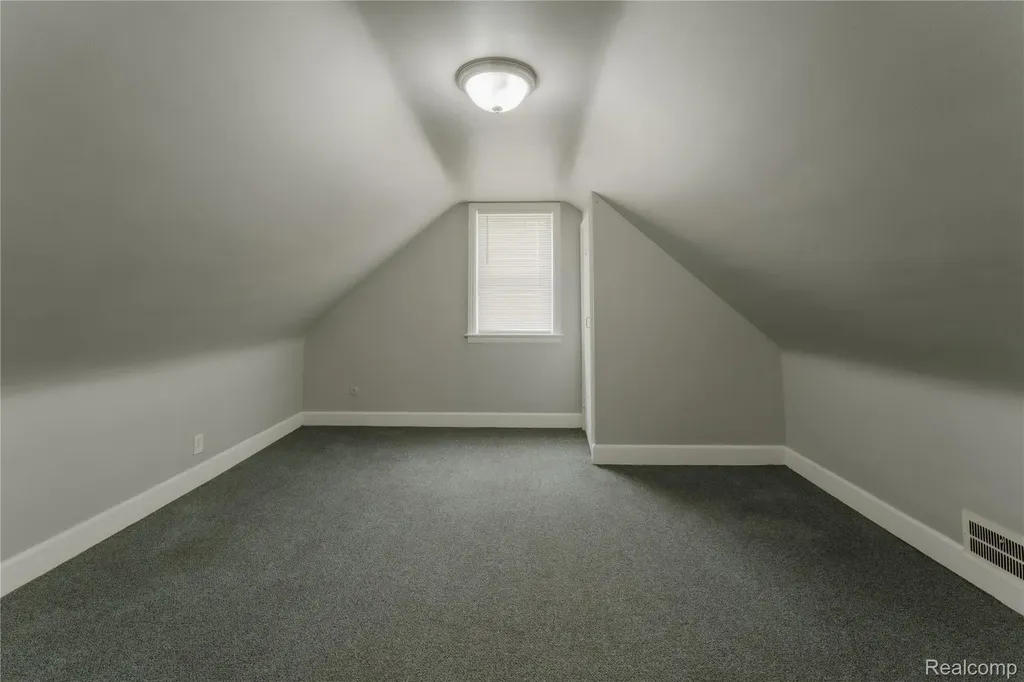 20644 Elkhart Street Harper Woods City MI 48225