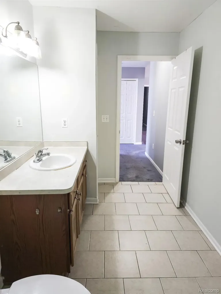 17177 Higdon Drive Brownstown Charter Township MI 48193