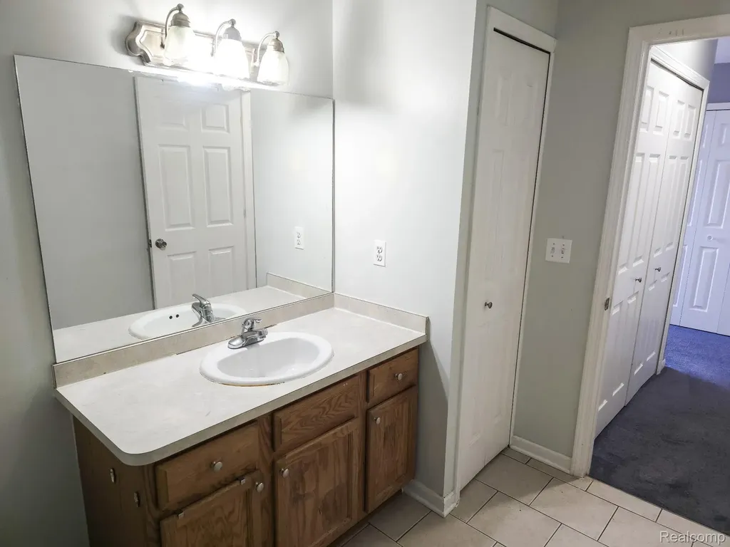 17177 Higdon Drive Brownstown Charter Township MI 48193