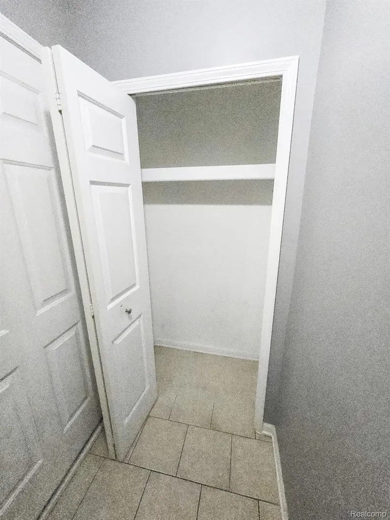17177 Higdon Drive Brownstown Charter Township MI 48193