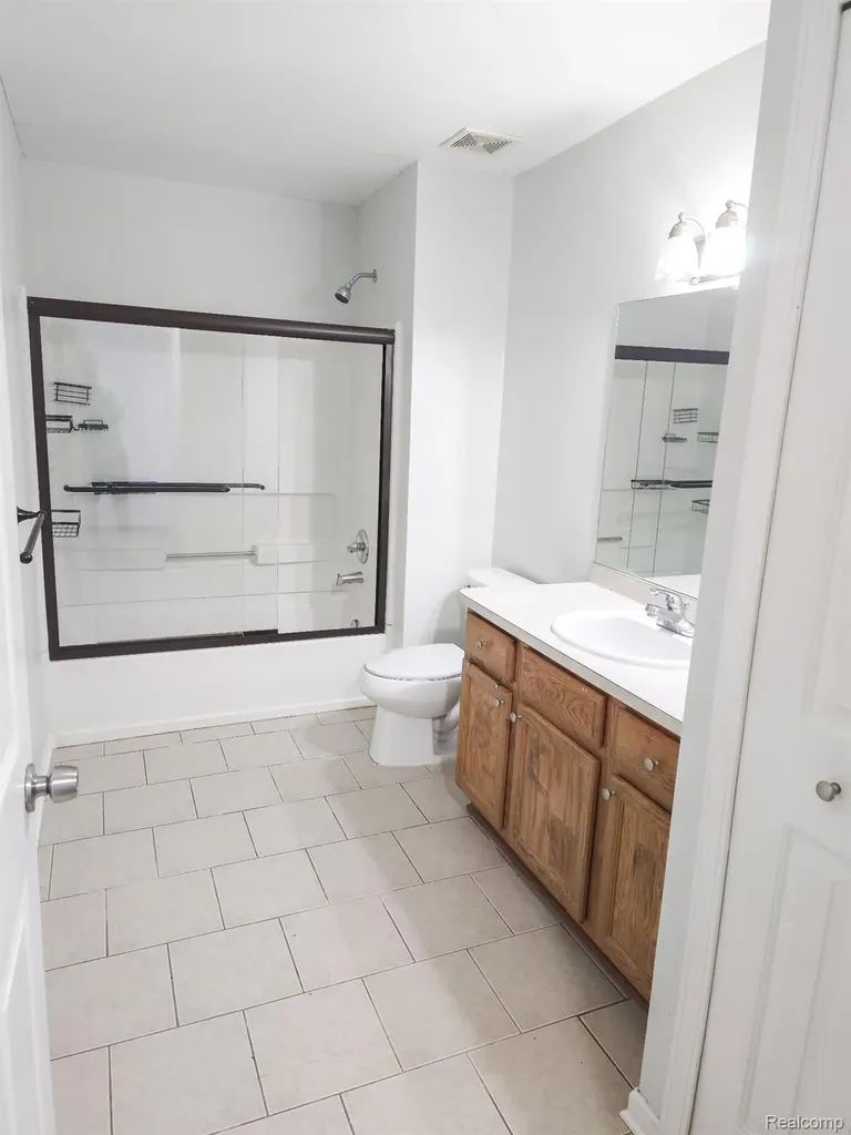17177 Higdon Drive Brownstown Charter Township MI 48193