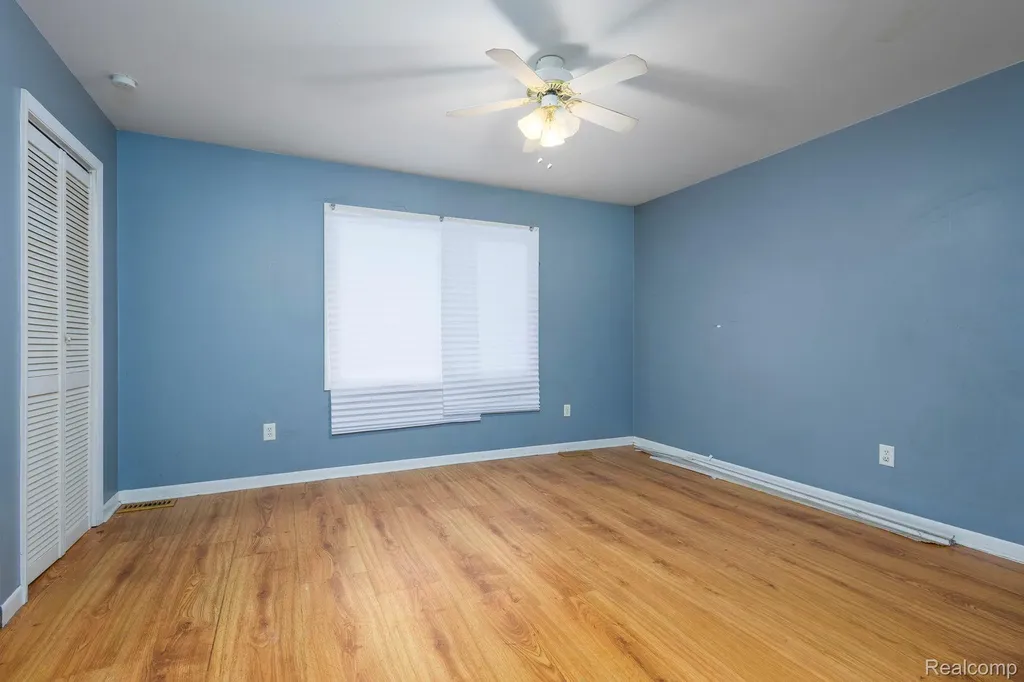 19249 Parkville Street Livonia City MI 48152