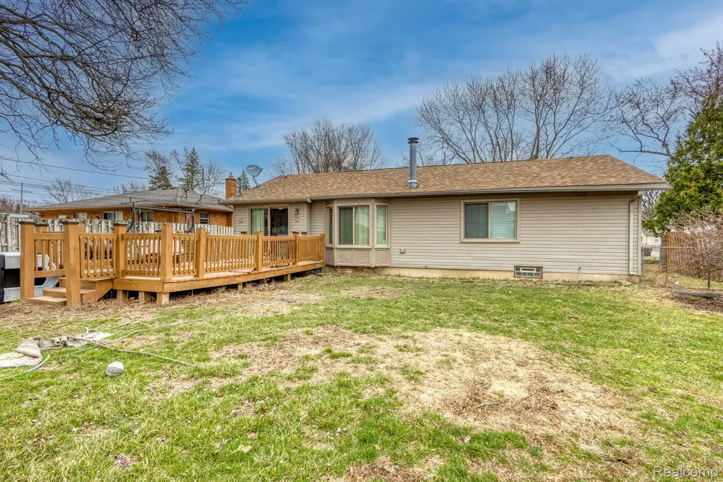 19249 Parkville Street Livonia City MI 48152