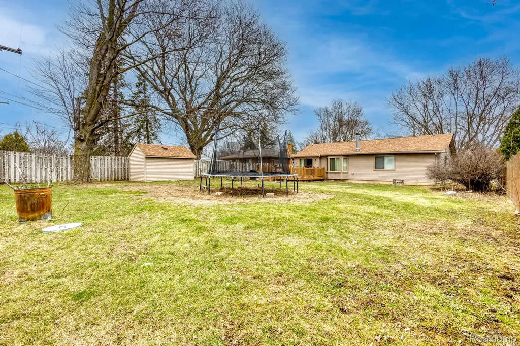 19249 Parkville Street Livonia City MI 48152