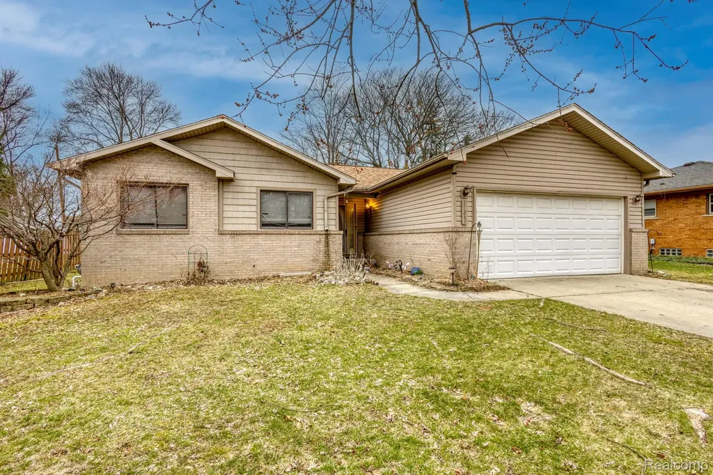 19249 Parkville Street Livonia City MI 48152