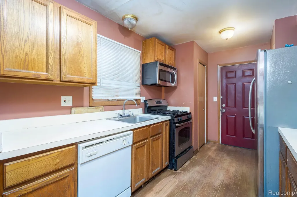 19249 Parkville Street Livonia City MI 48152