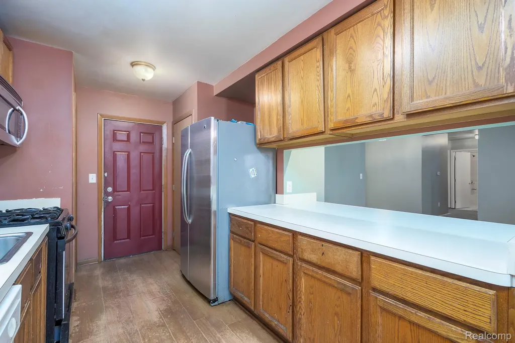 19249 Parkville Street Livonia City MI 48152