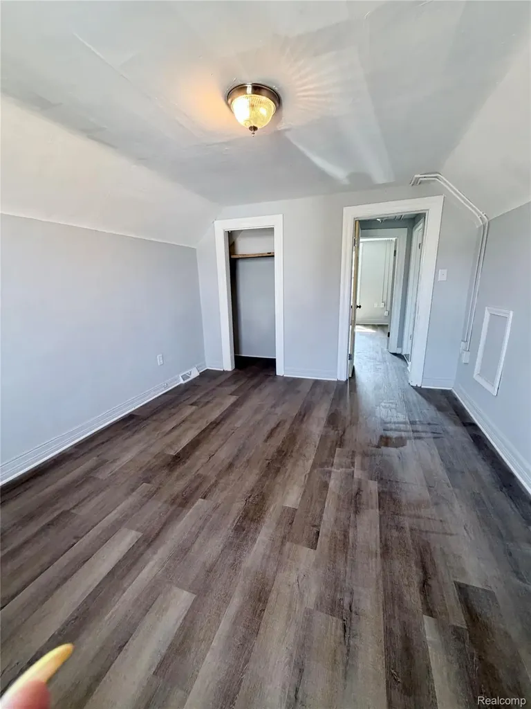 37 Le Blanc River Rouge City MI 48218