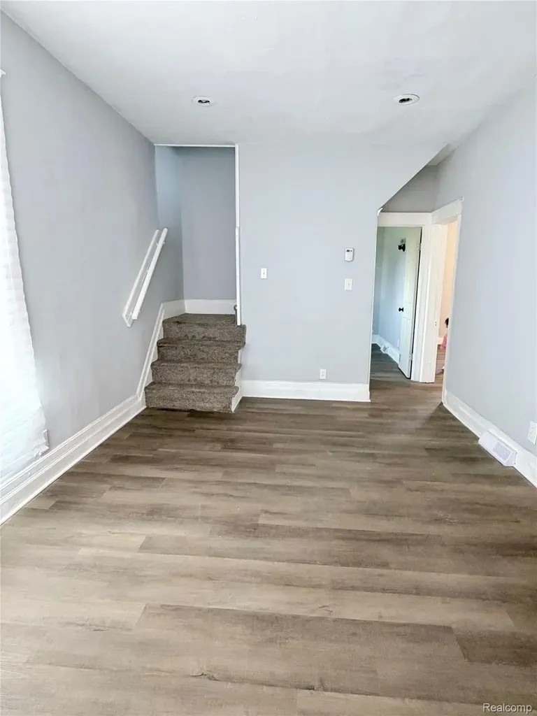 37 Le Blanc River Rouge City MI 48218