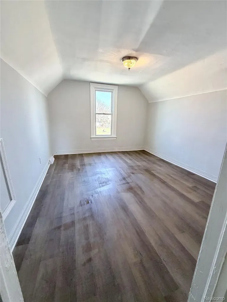 37 Le Blanc River Rouge City MI 48218