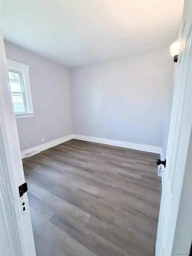 37 Le Blanc River Rouge City MI 48218