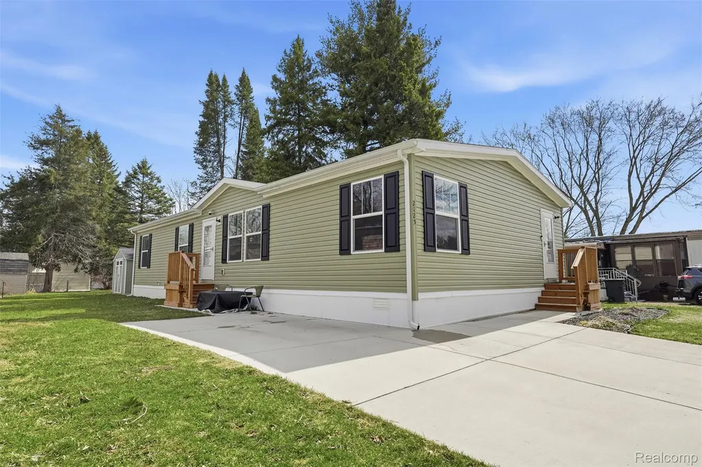 2125 Candy Lane Brighton City MI 48114