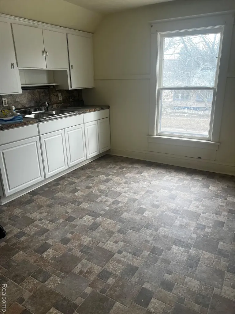 1411 5th Street Muskegon City MI 49441