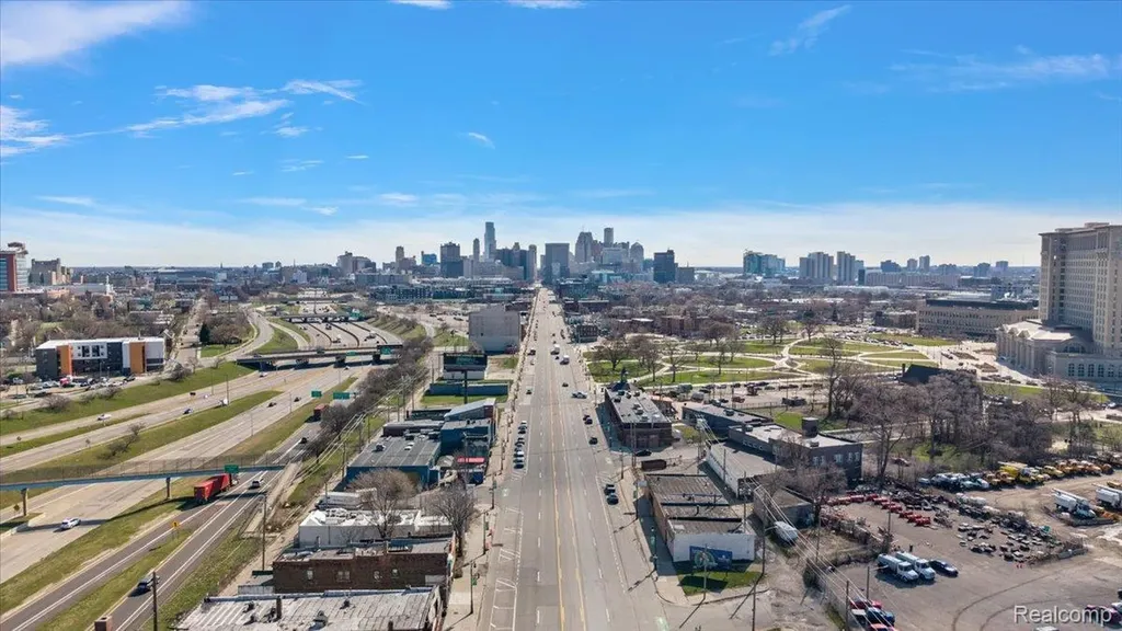 3565 W Jeffries Freeway Detroit City MI 48208