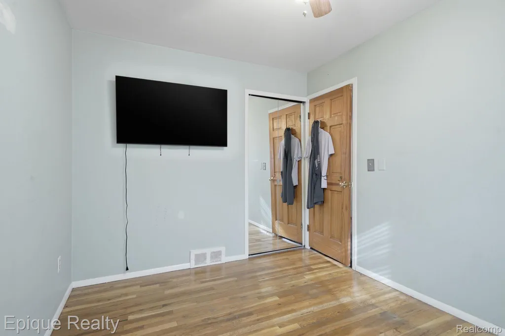 12068 Amber Court Sterling Heights City MI 48312