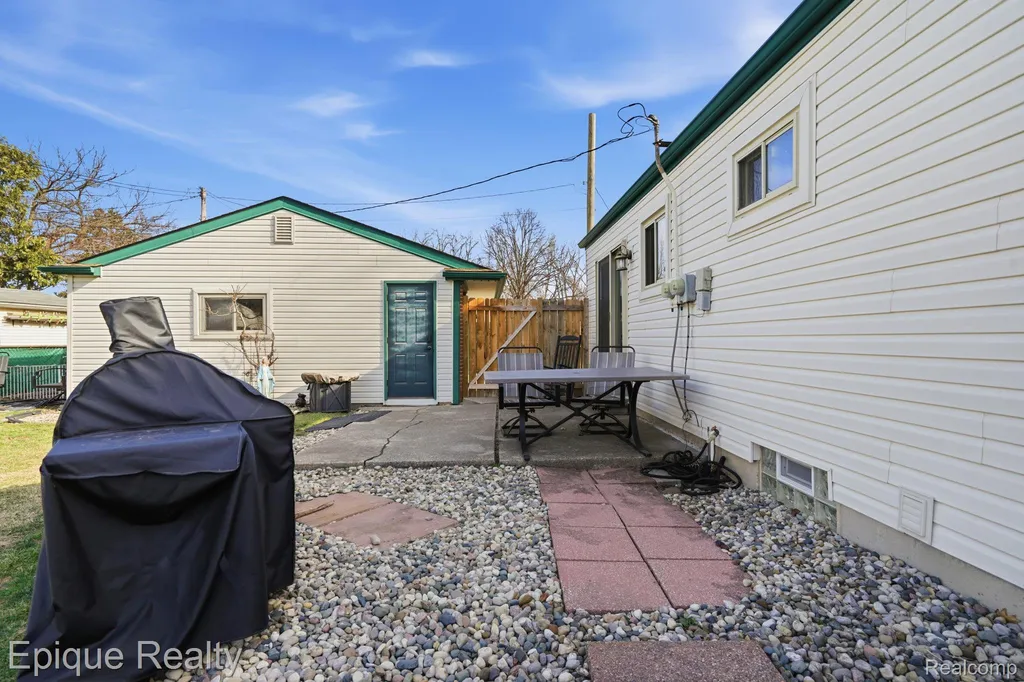 12068 Amber Court Sterling Heights City MI 48312