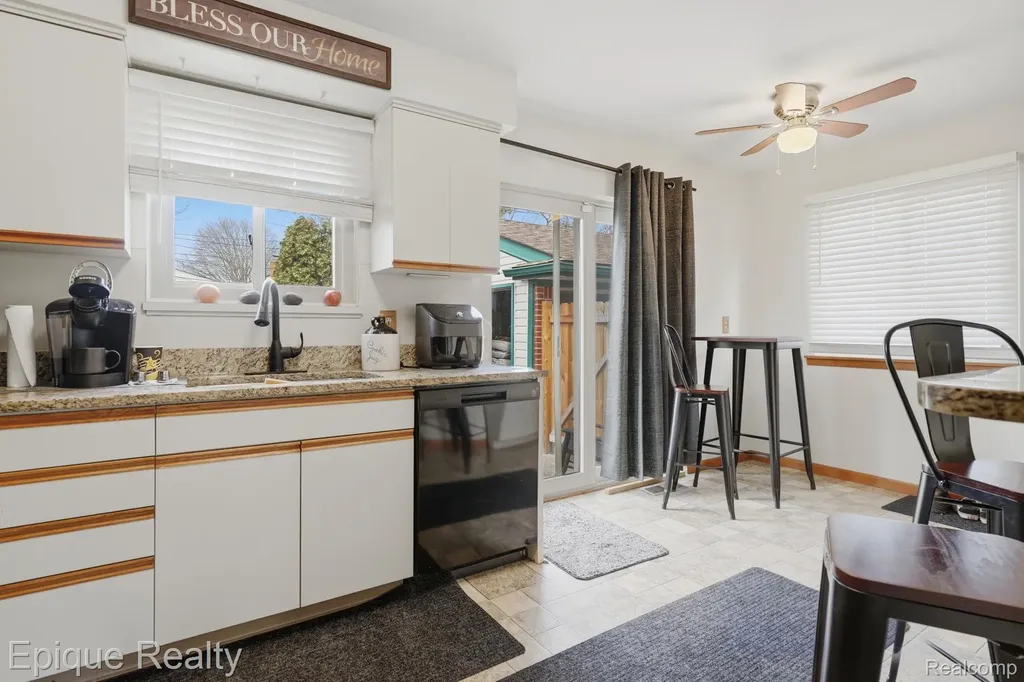 12068 Amber Court Sterling Heights City MI 48312