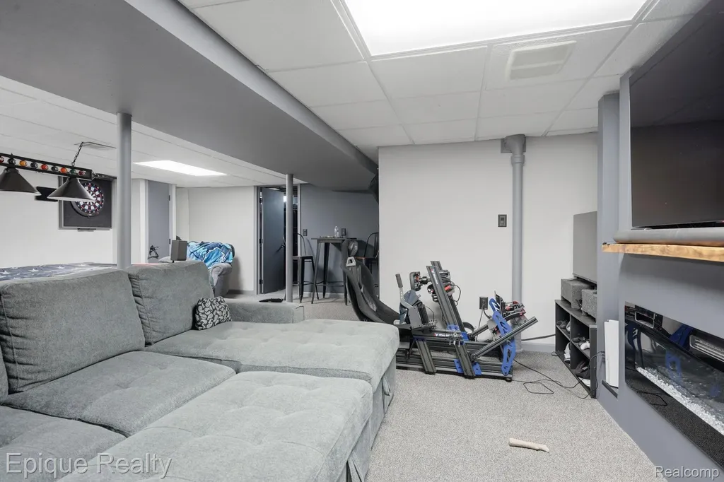 12068 Amber Court Sterling Heights City MI 48312