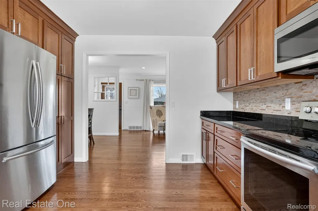 28491 Bayberry Road Farmington Hills City MI 48331