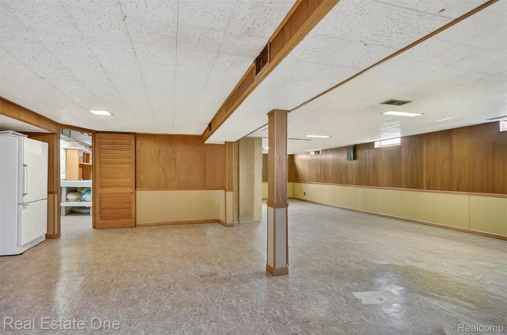 28491 Bayberry Road Farmington Hills City MI 48331