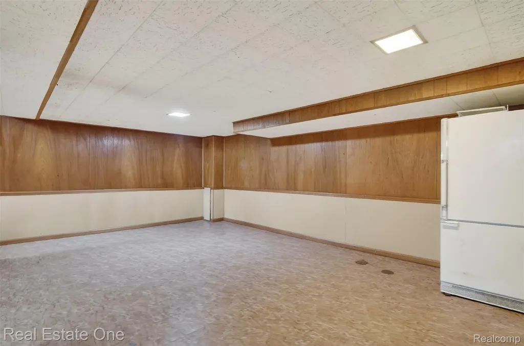28491 Bayberry Road Farmington Hills City MI 48331