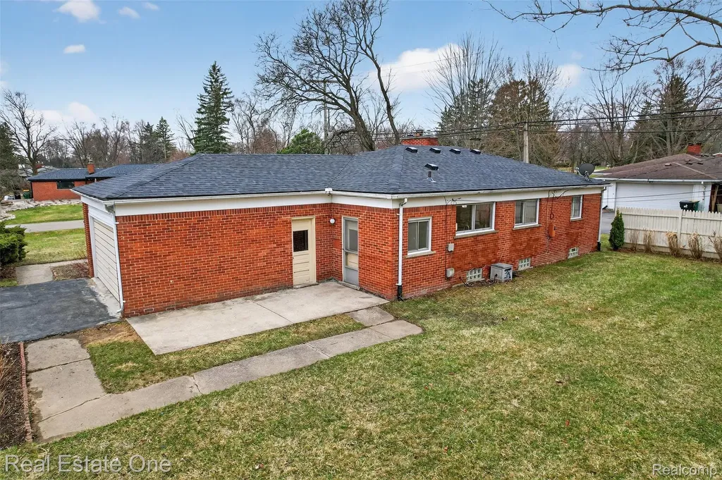28491 Bayberry Road Farmington Hills City MI 48331