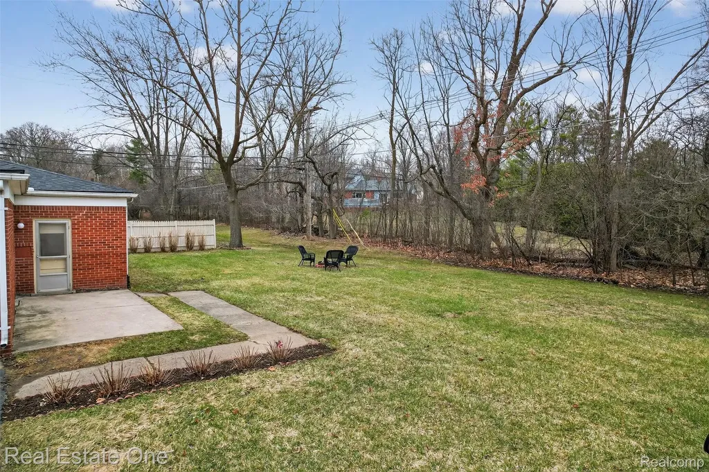 28491 Bayberry Road Farmington Hills City MI 48331