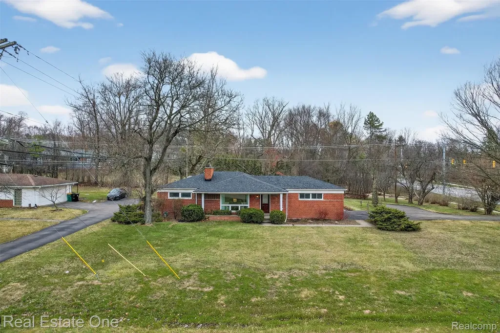 28491 Bayberry Road Farmington Hills City MI 48331