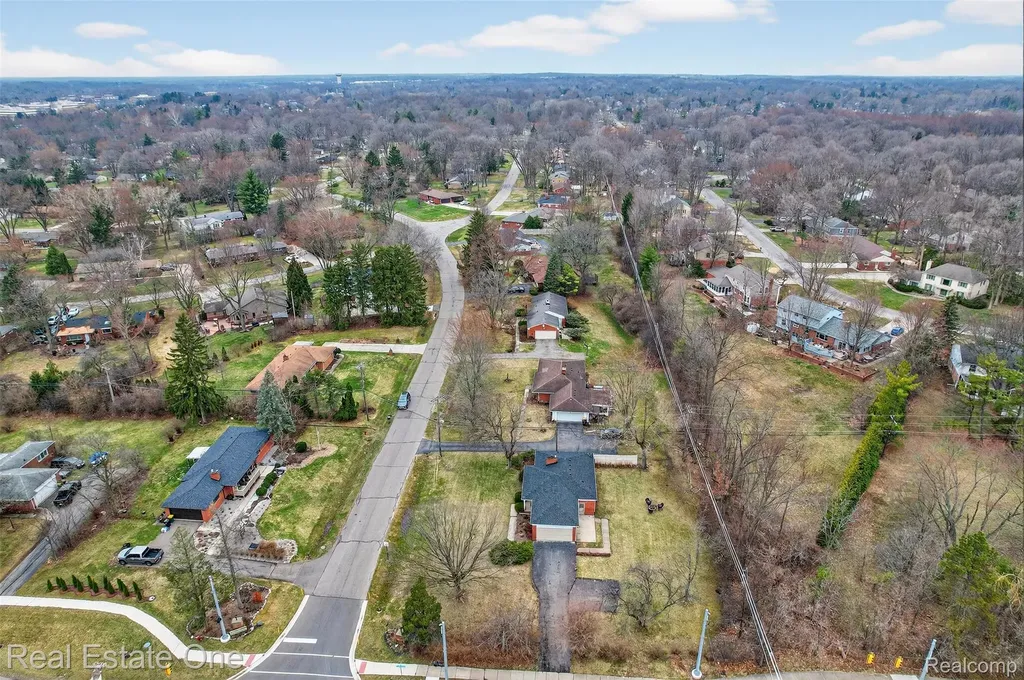 28491 Bayberry Road Farmington Hills City MI 48331