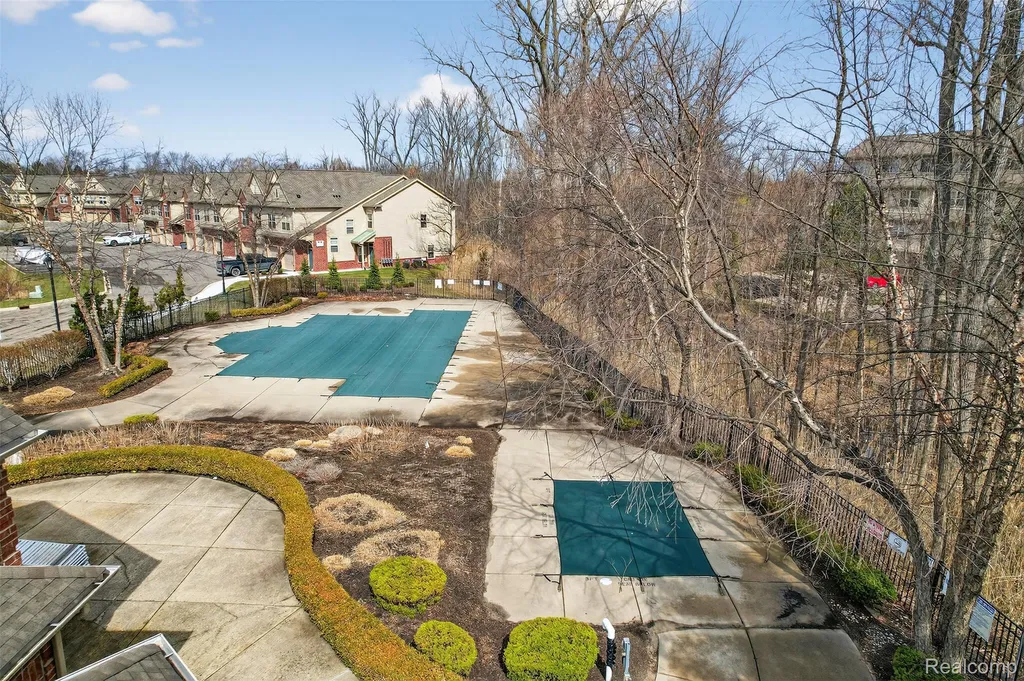 143 E Bay Drive Walled Lake City MI 48390