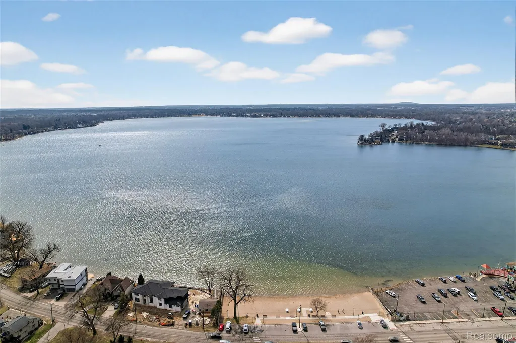143 E Bay Drive Walled Lake City MI 48390