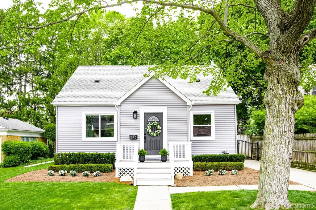 323 Maywood Avenue Rochester City MI 48307