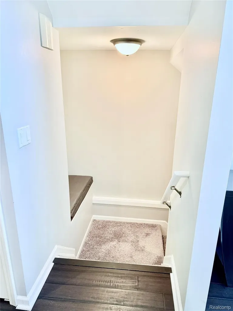 7288 Simsbury Dr. Drive West Bloomfield Charter Township MI 48322