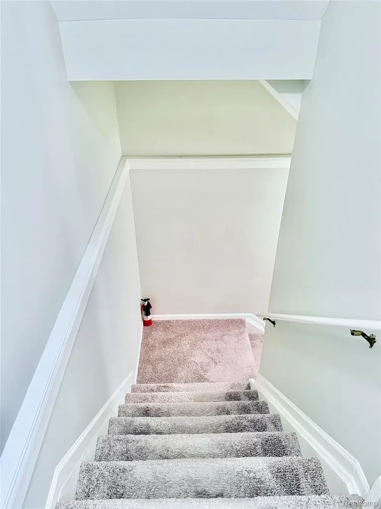 7288 Simsbury Dr. Drive West Bloomfield Charter Township MI 48322
