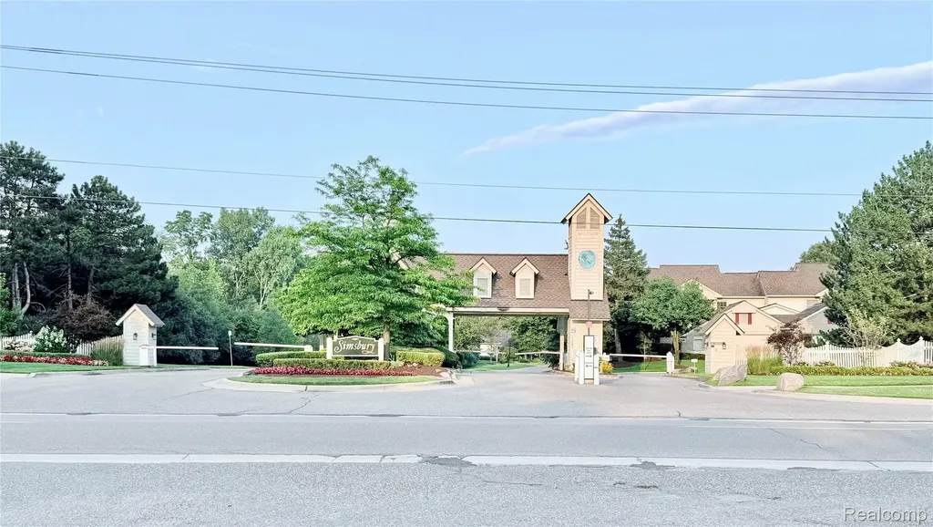 7288 Simsbury Dr. Drive West Bloomfield Charter Township MI 48322
