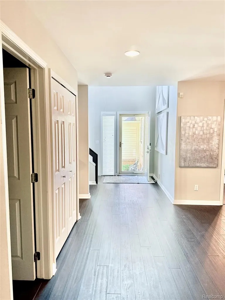 7288 Simsbury Dr. Drive West Bloomfield Charter Township MI 48322
