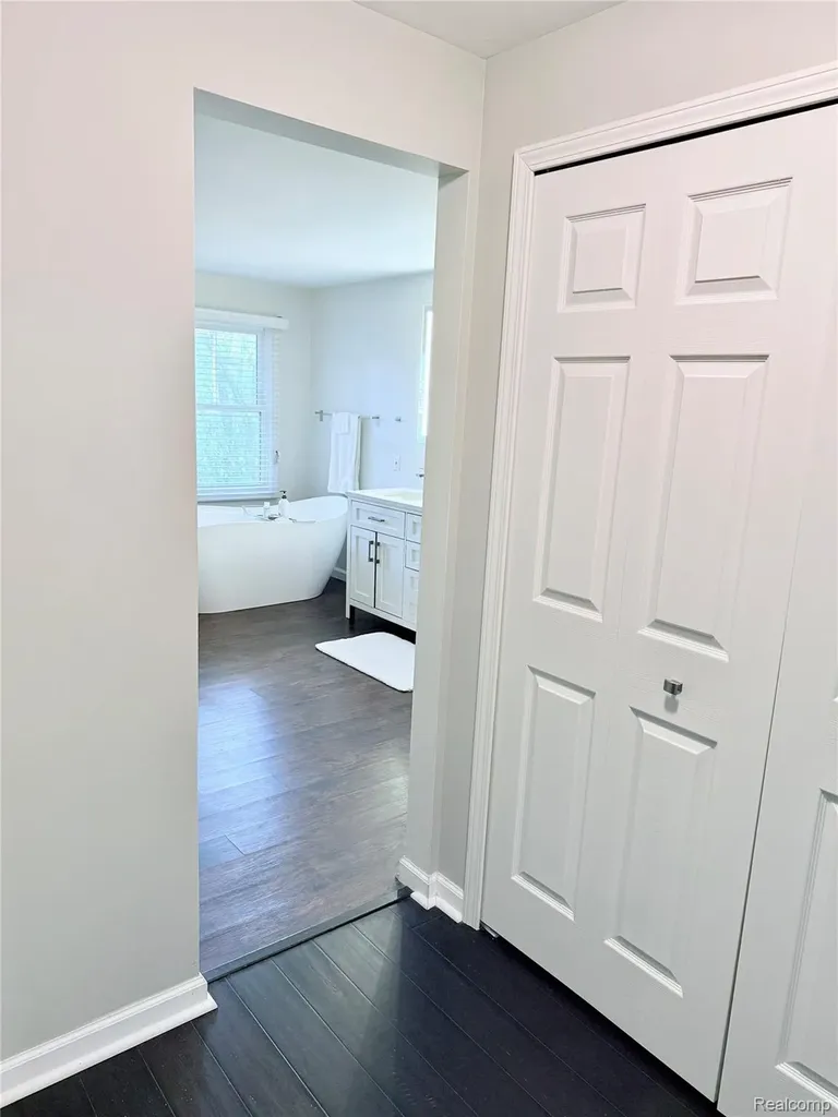 7288 Simsbury Dr. Drive West Bloomfield Charter Township MI 48322