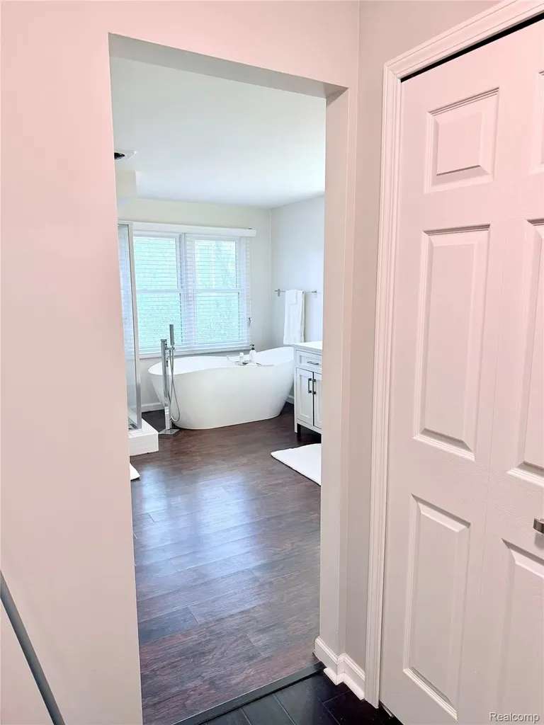 7288 Simsbury Dr. Drive West Bloomfield Charter Township MI 48322