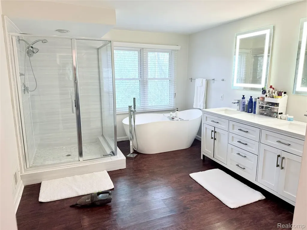 7288 Simsbury Dr. Drive West Bloomfield Charter Township MI 48322