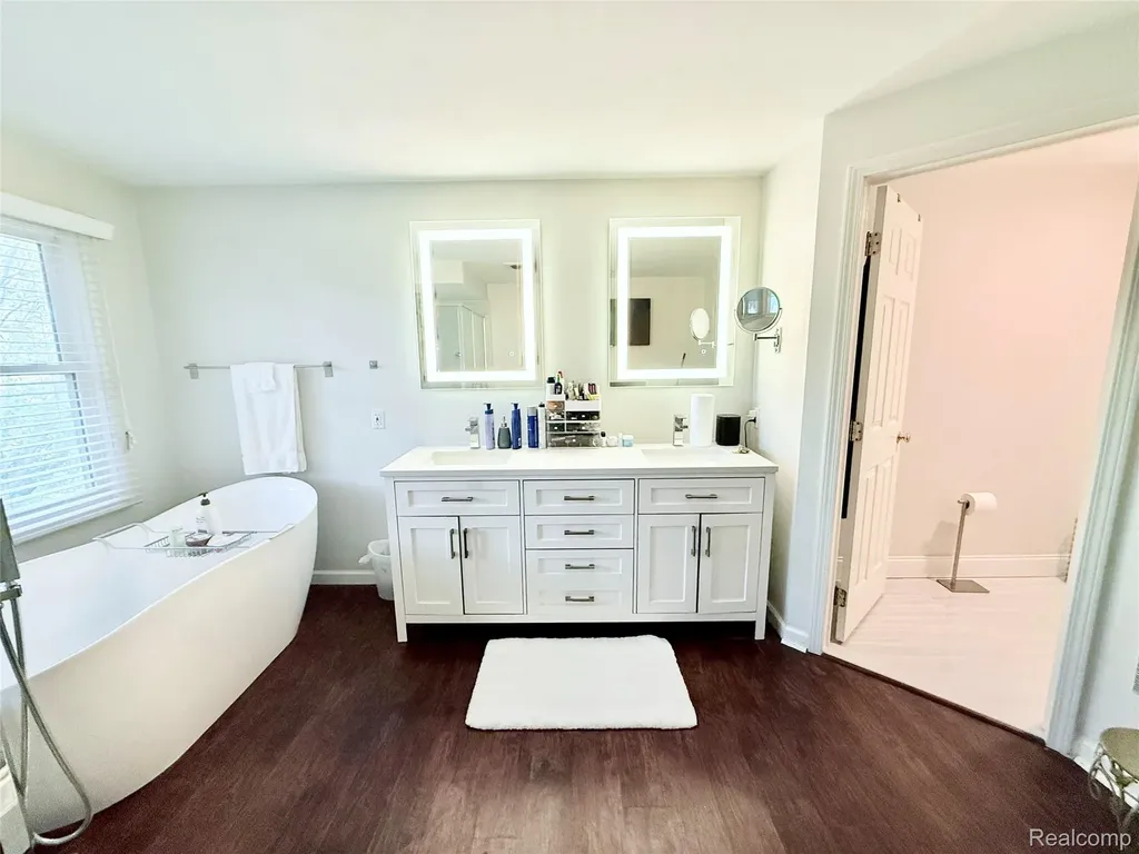 7288 Simsbury Dr. Drive West Bloomfield Charter Township MI 48322