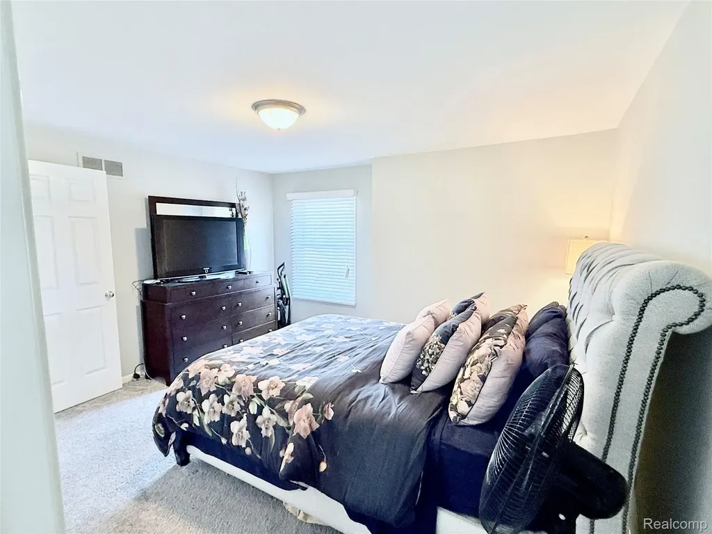 7288 Simsbury Dr. Drive West Bloomfield Charter Township MI 48322