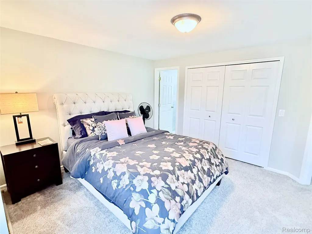 7288 Simsbury Dr. Drive West Bloomfield Charter Township MI 48322