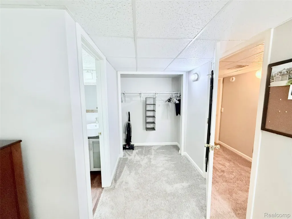 7288 Simsbury Dr. Drive West Bloomfield Charter Township MI 48322