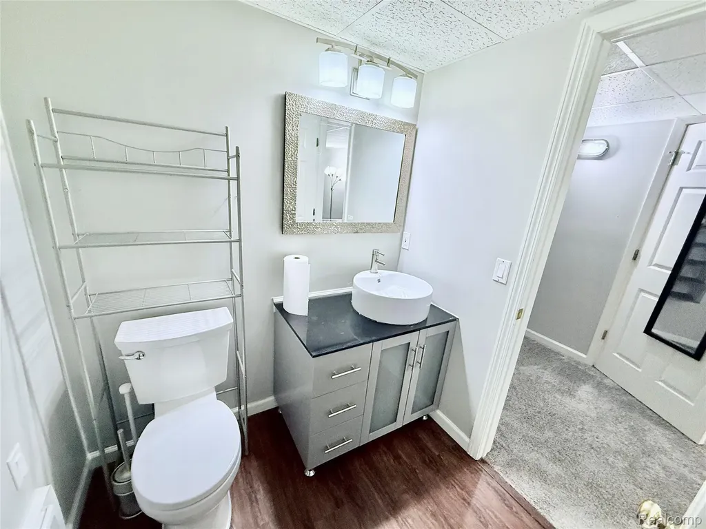 7288 Simsbury Dr. Drive West Bloomfield Charter Township MI 48322