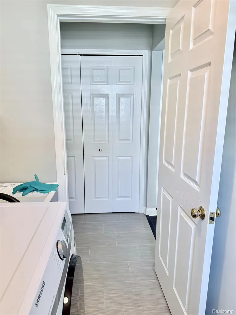 7288 Simsbury Dr. Drive West Bloomfield Charter Township MI 48322