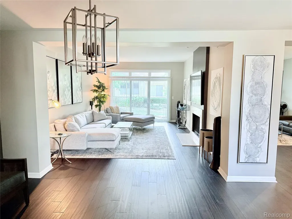 7288 Simsbury Dr. Drive West Bloomfield Charter Township MI 48322