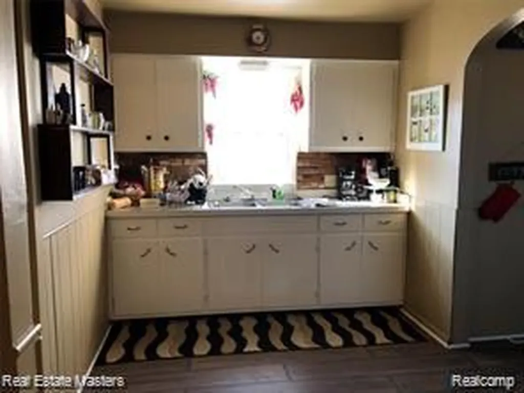 4480 Pine Grove Avenue Fort Gratiot Charter Township MI 48059